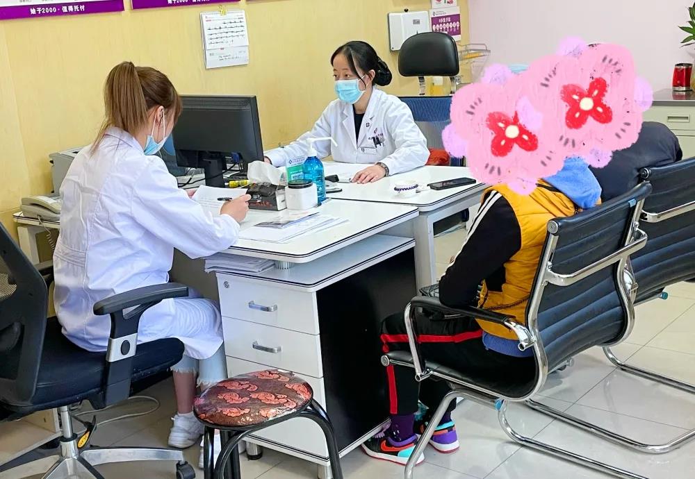【现代热闻】免费为贫困患者治疗 谱写医者仁心